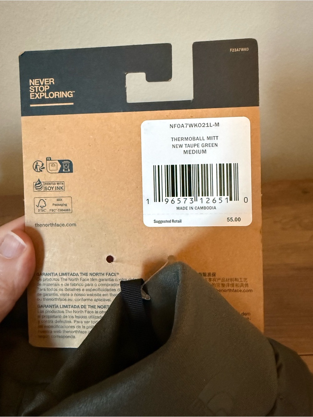 The North Face Men’s Olive Green Thermoball Insulated Mittens NWT (M) - Picture 4 of 4